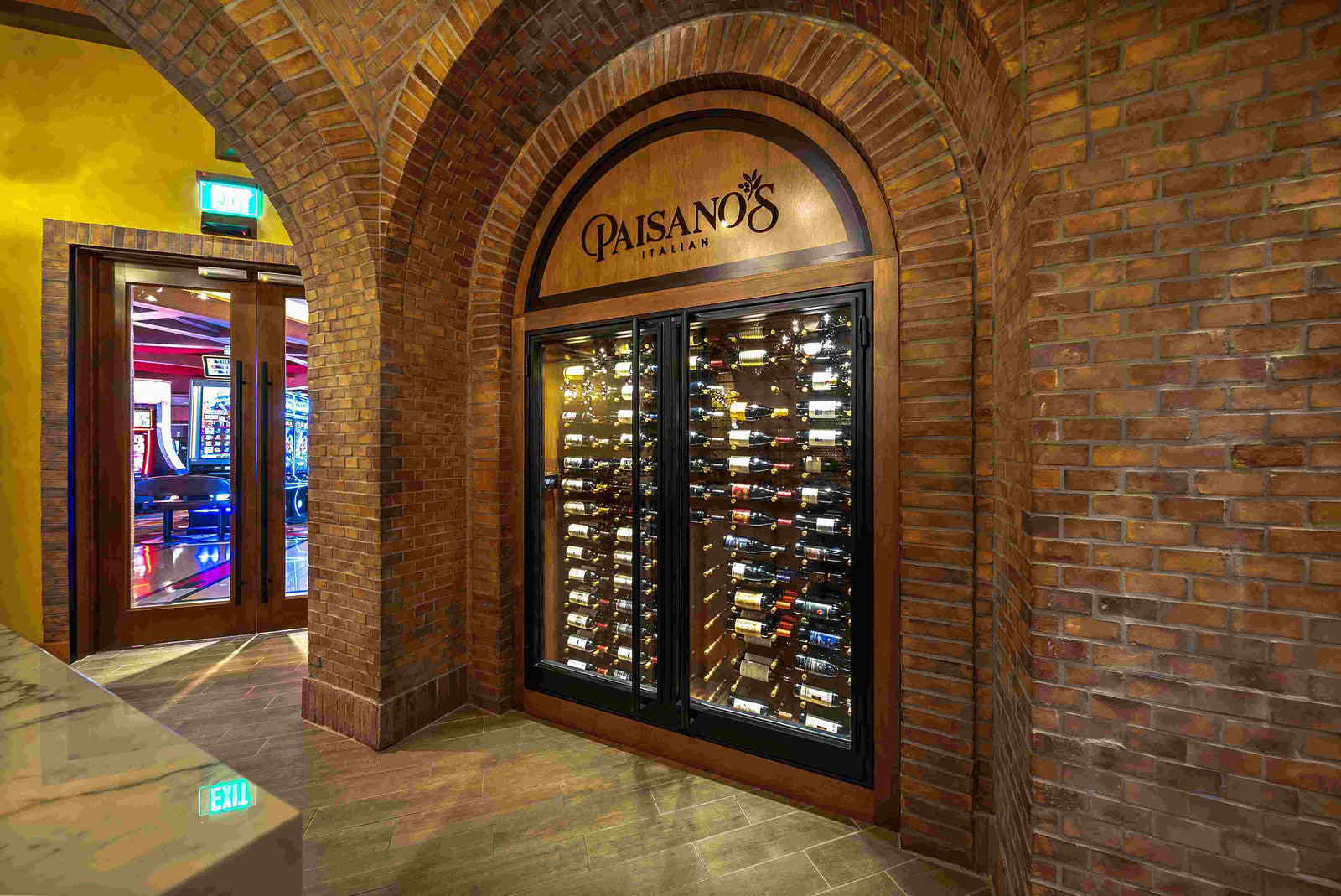 Paisano's at Julio's Liquors · Photo: VintageView